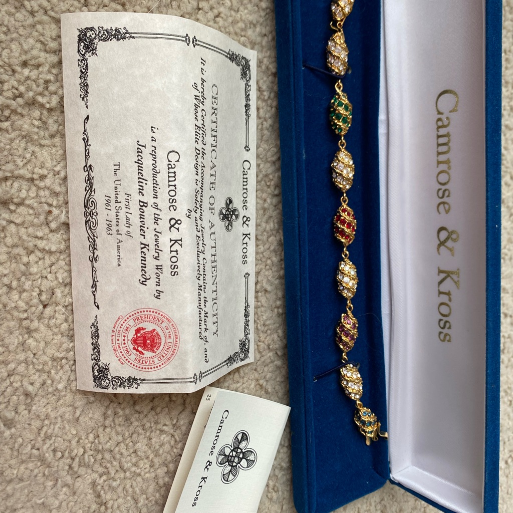 Jackie Kennedy Royal Color Egg Bracelet 130$
